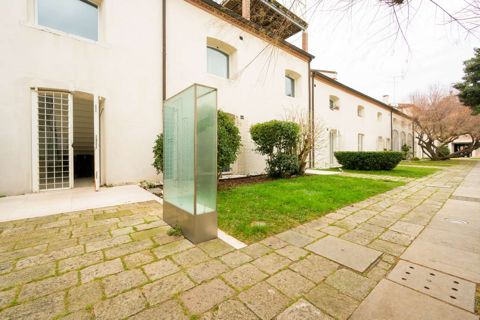 Modern Arch